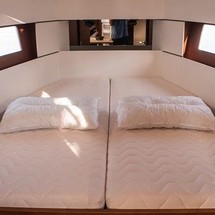 Beneteau Oceanis 38