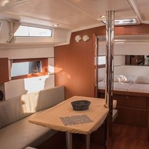 Beneteau Oceanis 38