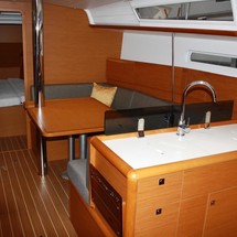 Jeanneau Sun Odyssey 379