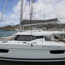 Fountaine Pajot Lucia 40