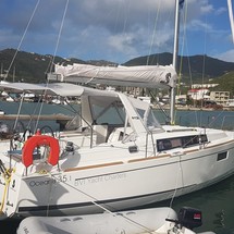 Beneteau Oceanis 35