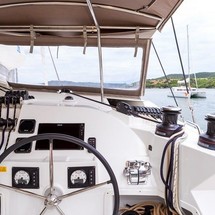 Lagoon 421