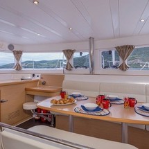 Lagoon 421