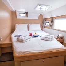 Lagoon 421