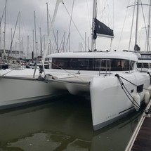 Lagoon 42