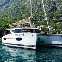 Fountaine Pajot Lucia 40