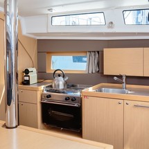 Beneteau Oceanis 38