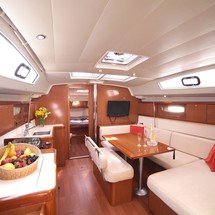 Beneteau Oceanis 43