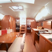 Beneteau Oceanis 43