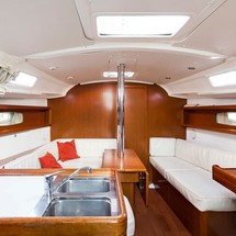 Beneteau Oceanis 37