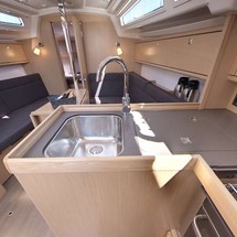 Bavaria CRUISER 34