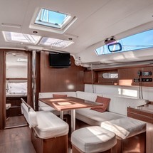 Beneteau Oceanis 43
