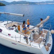 Beneteau Oceanis 43