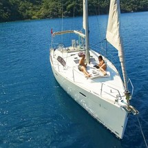 Beneteau Oceanis 43