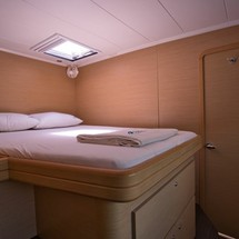 Lagoon 421