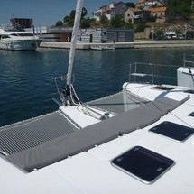 Lagoon 421