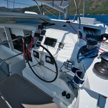 Lagoon 421