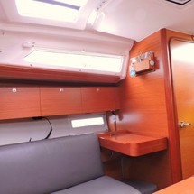 Dufour 360