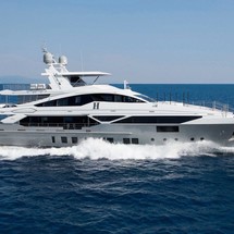 Benetti Veloce 140