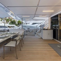 Benetti Veloce 140