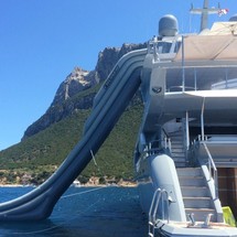 Benetti Veloce 140