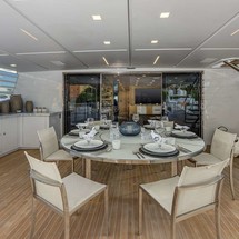 Benetti Veloce 140