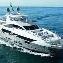 Benetti Veloce 140