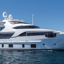 Benetti Delfino 93