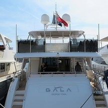 Benetti Delfino 93