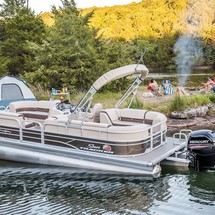Sun Tracker Party Barge 22 DLX