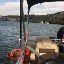 Sun Tracker Party Barge 22 DLX