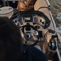 Sun Tracker Party Barge 22 DLX
