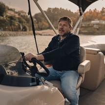 Sun Tracker Party Barge 22 DLX