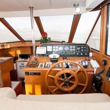 President president 46 flybridge