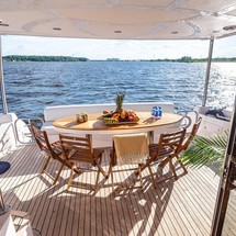 Majesty yachts gulf craft 66