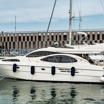 Azimut 46