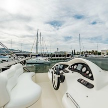 Azimut 46