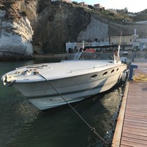 Tornado 38 Cruising