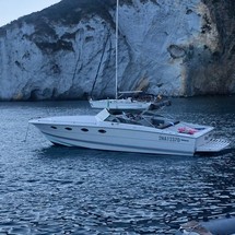 Tornado 38 Cruising