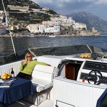 Tornado 38 Cruising