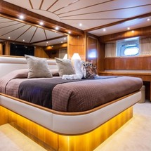 Falcon Yachts 90