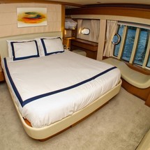 Ferretti 80