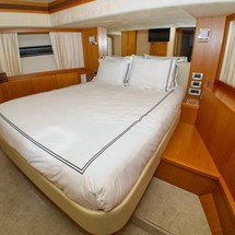 Ferretti 80