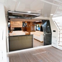 Ferretti 80