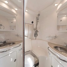 Chaparral 330 Signature