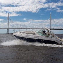 Chaparral 330 Signature