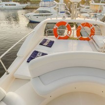 Azimut 46