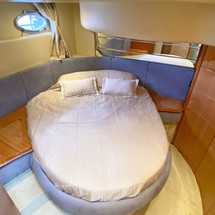 Azimut 46