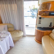 Azimut 46