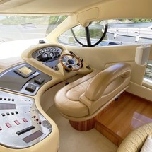 Azimut 46